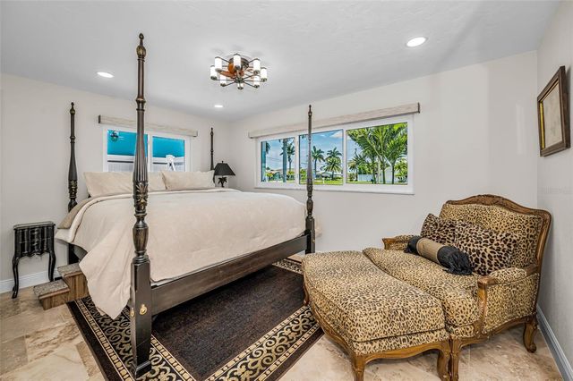 11800 7TH STREET E, Treasure Island, FL 33706