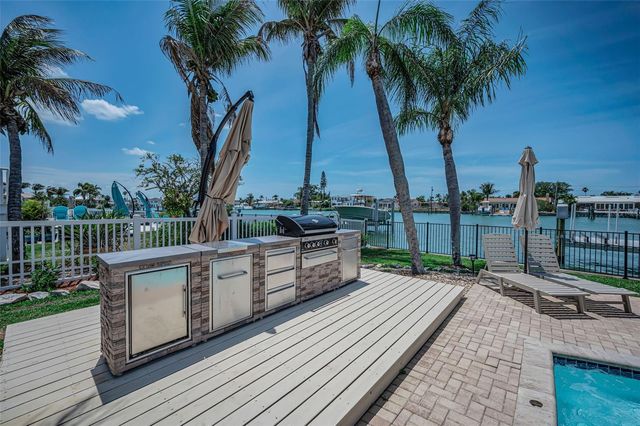 11800 7TH STREET E, Treasure Island, FL 33706