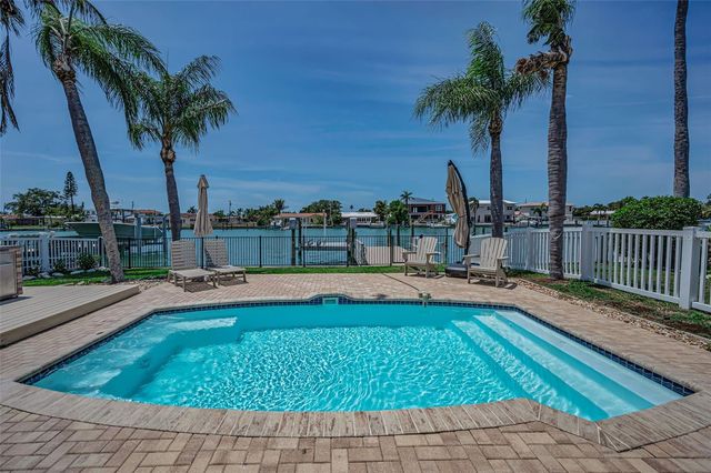 11800 7TH STREET E, Treasure Island, FL 33706