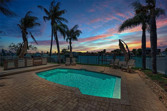 11800 7TH STREET E, Treasure Island, FL 33706