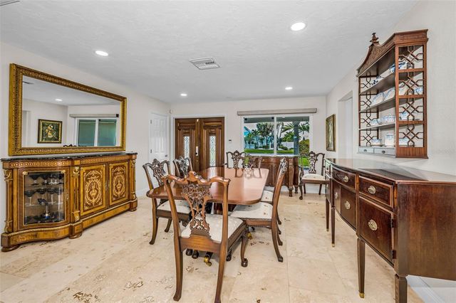 11800 7TH STREET E, Treasure Island, FL 33706