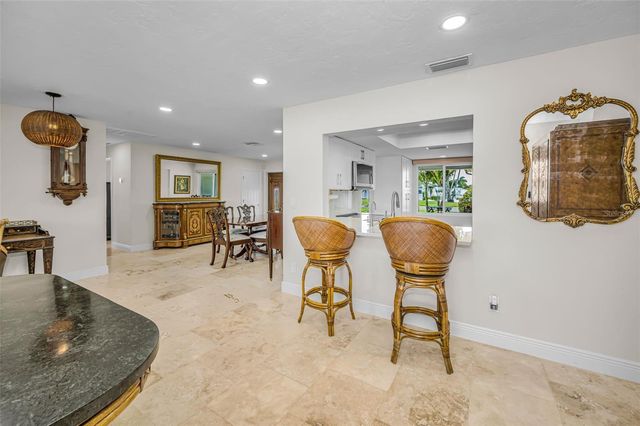 11800 7TH STREET E, Treasure Island, FL 33706