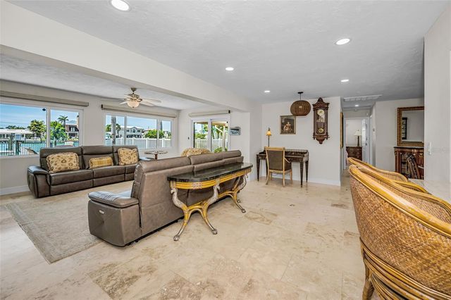 11800 7TH STREET E, Treasure Island, FL 33706