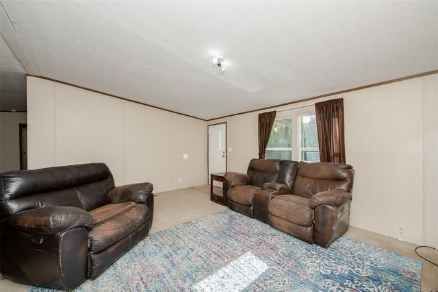 604 Sanders Lane, Franklin, TX 77856