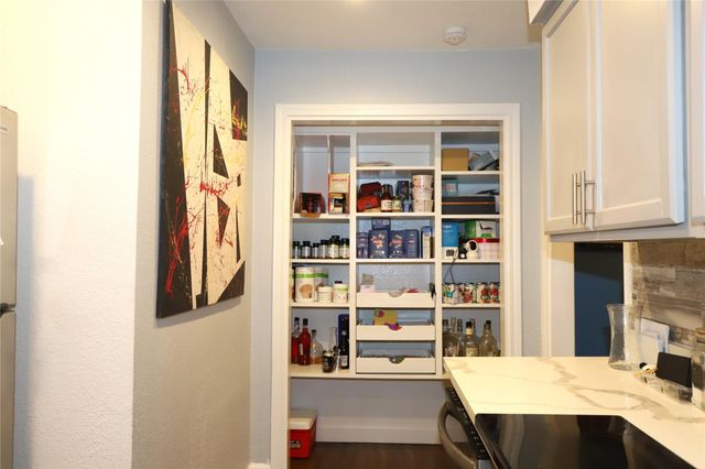 2103 Place Rebecca Lane D6, Houston, TX 77090