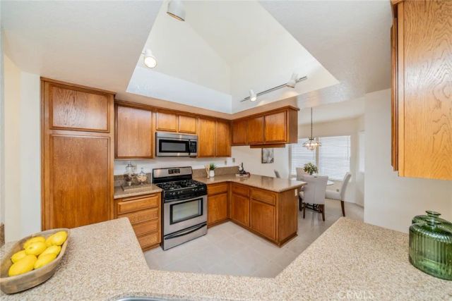 1782 Del Prado, Pomona, CA 91768