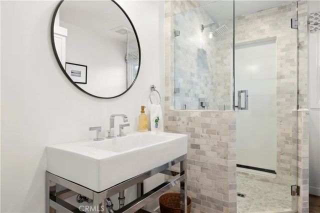 213 Via Mentone, Newport Beach, CA 92663