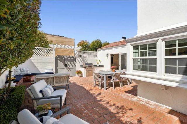 213 Via Mentone, Newport Beach, CA 92663