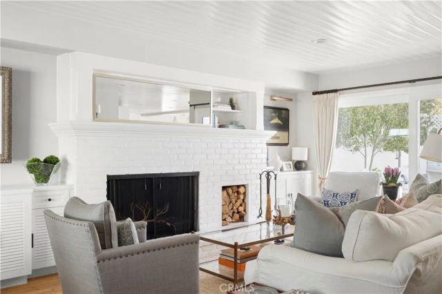 213 Via Mentone, Newport Beach, CA 92663