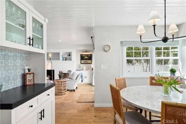 213 Via Mentone, Newport Beach, CA 92663