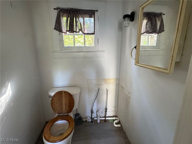 1066 Emma Avenue, Akron, OH 44302