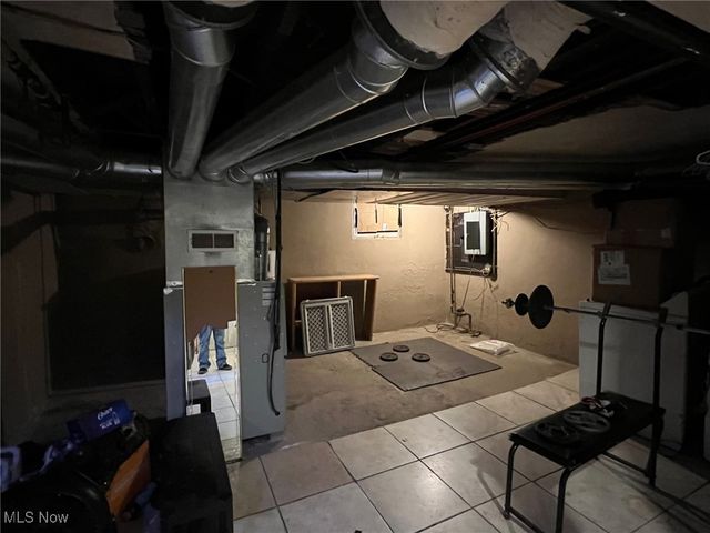 1066 Emma Avenue, Akron, OH 44302