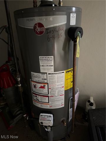 1066 Emma Avenue, Akron, OH 44302