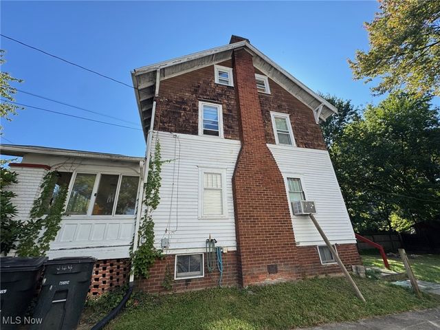 1066 Emma Avenue, Akron, OH 44302