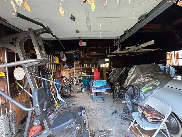 1066 Emma Avenue, Akron, OH 44302