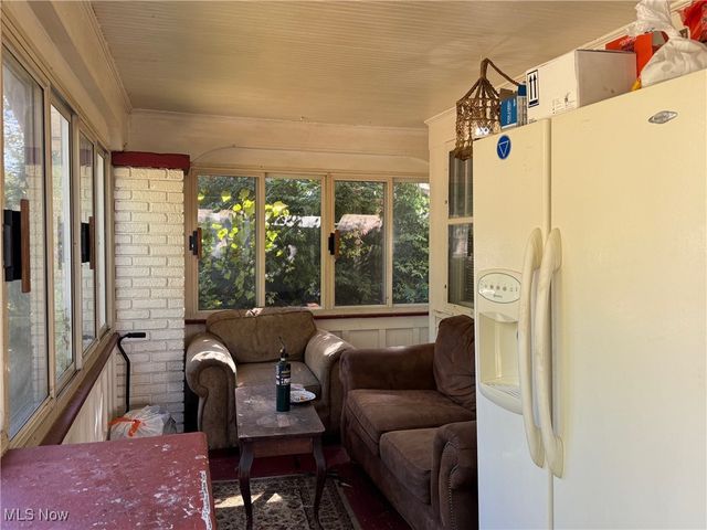 1066 Emma Avenue, Akron, OH 44302