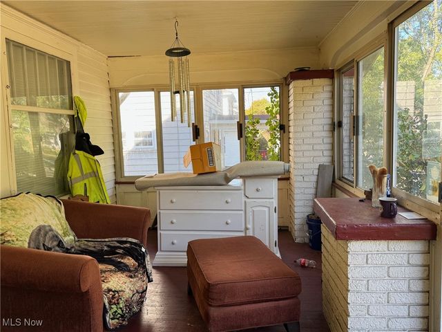 1066 Emma Avenue, Akron, OH 44302