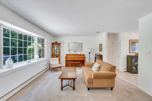 3 Laura Court, Nesconset, NY 11767