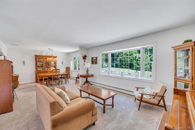 3 Laura Court, Nesconset, NY 11767