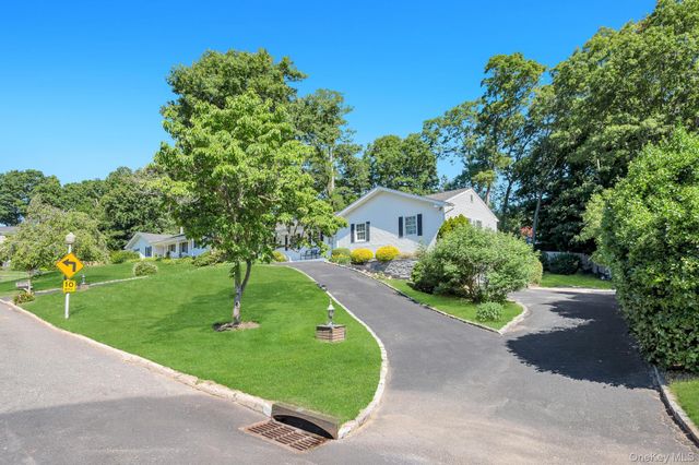 3 Laura Court, Nesconset, NY 11767