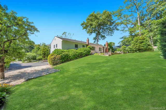 3 Laura Court, Nesconset, NY 11767