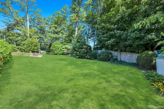 3 Laura Court, Nesconset, NY 11767