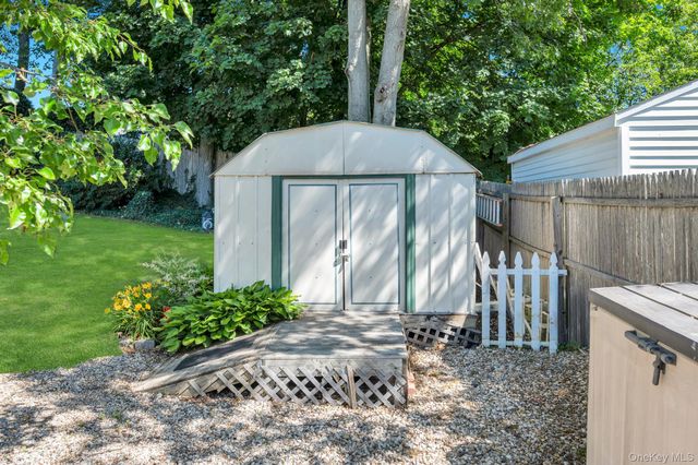 3 Laura Court, Nesconset, NY 11767