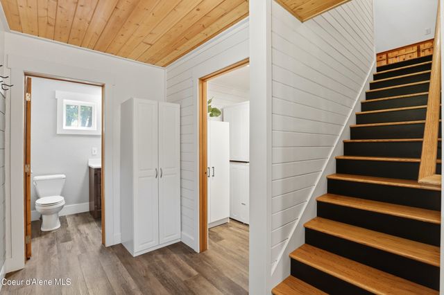 95 Whiskey Jack RD, Sandpoint, ID 83864