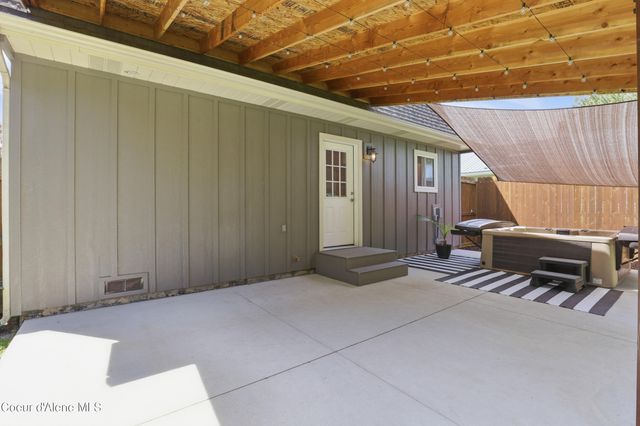 95 Whiskey Jack RD, Sandpoint, ID 83864