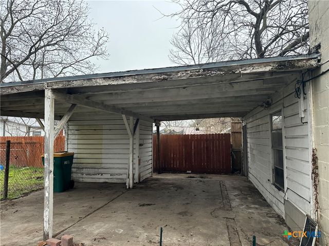 203 S 14th Street, Gatesville, TX 76528