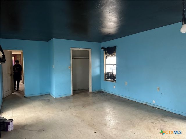203 S 14th Street, Gatesville, TX 76528
