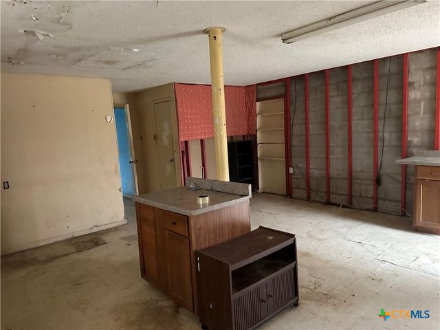 203 S 14th Street, Gatesville, TX 76528