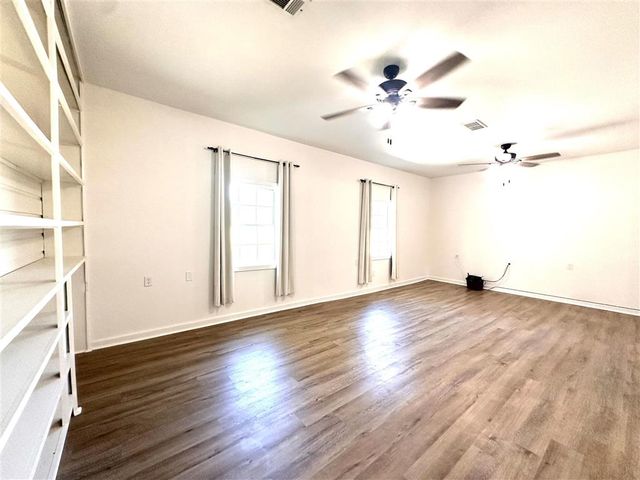 3038 Vines Road, Lake Charles, LA 70611