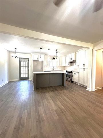 3038 Vines Road, Lake Charles, LA 70611