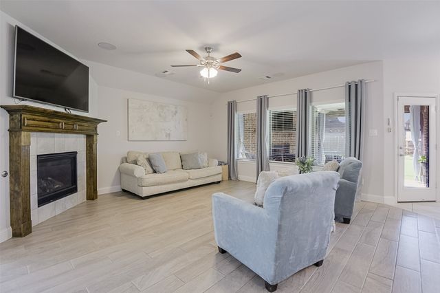 177 Hackney Street, Waxahachie, TX 75165