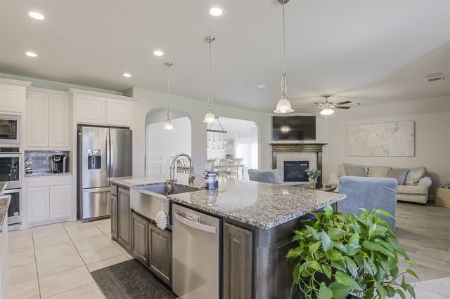 177 Hackney Street, Waxahachie, TX 75165