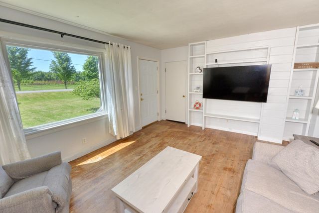 761 W Warren Woods Road, Weesaw Twp, MI 49113