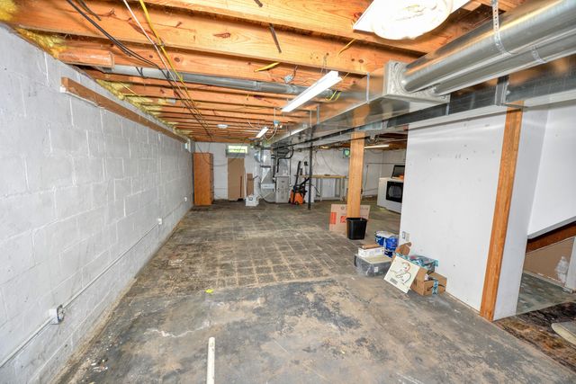 761 W Warren Woods Road, Weesaw Twp, MI 49113