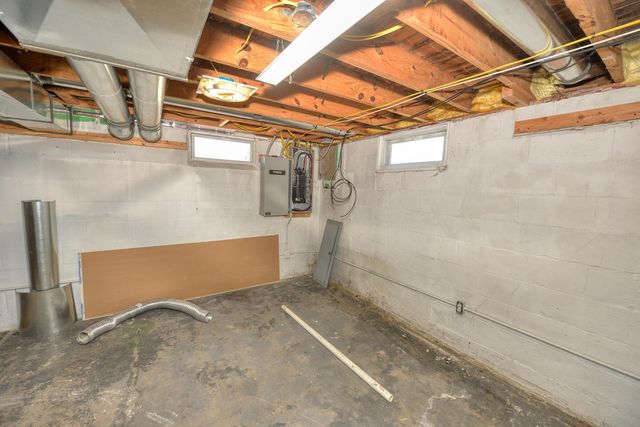 761 W Warren Woods Road, Weesaw Twp, MI 49113