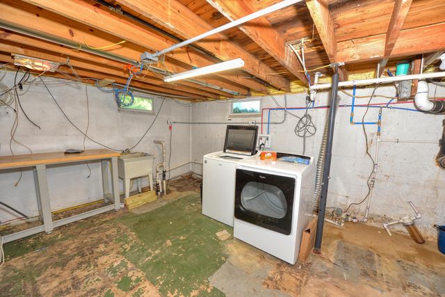 761 W Warren Woods Road, Weesaw Twp, MI 49113