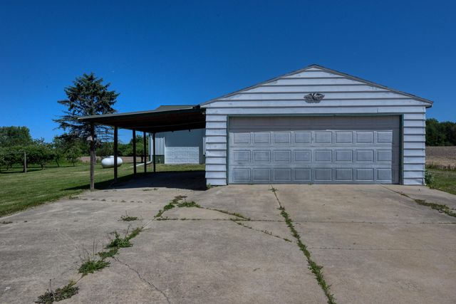 761 W Warren Woods Road, Weesaw Twp, MI 49113