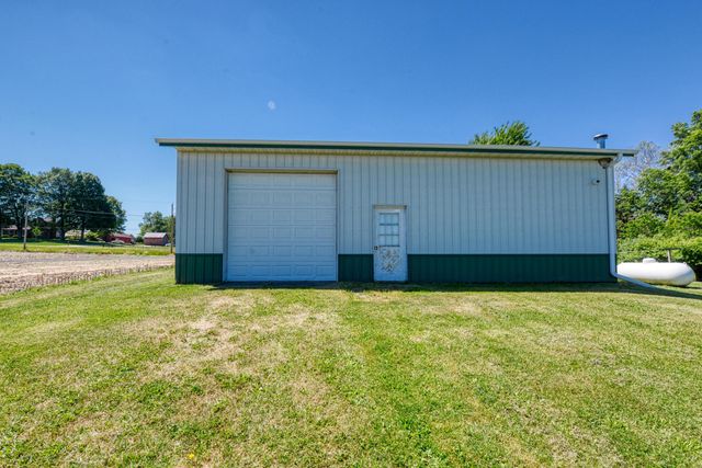 761 W Warren Woods Road, Weesaw Twp, MI 49113