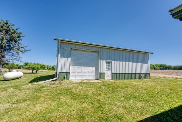 761 W Warren Woods Road, Weesaw Twp, MI 49113