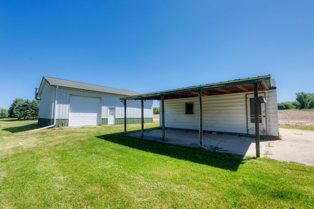 761 W Warren Woods Road, Weesaw Twp, MI 49113
