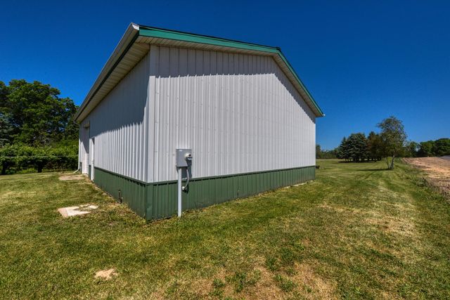 761 W Warren Woods Road, Weesaw Twp, MI 49113