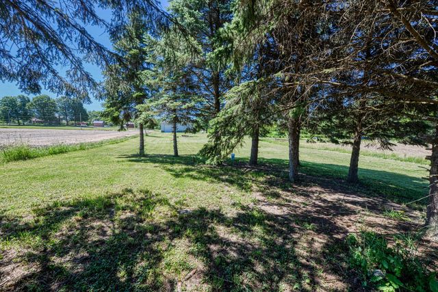761 W Warren Woods Road, Weesaw Twp, MI 49113
