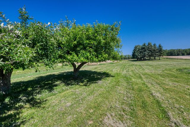 761 W Warren Woods Road, Weesaw Twp, MI 49113