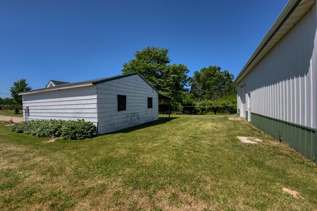 761 W Warren Woods Road, Weesaw Twp, MI 49113