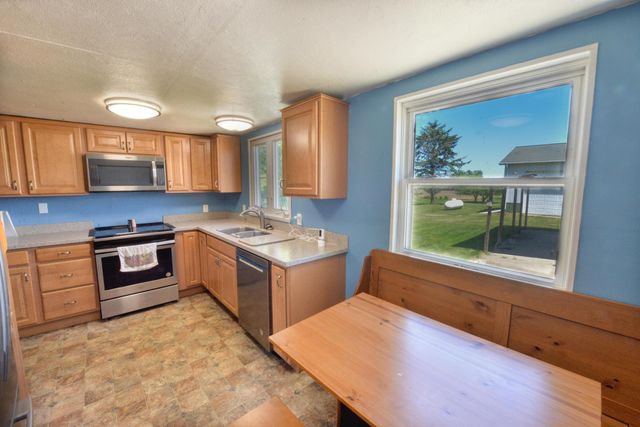 761 W Warren Woods Road, Weesaw Twp, MI 49113