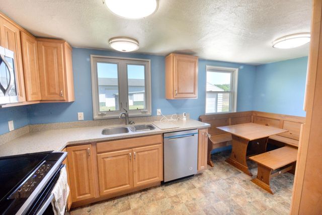 761 W Warren Woods Road, Weesaw Twp, MI 49113